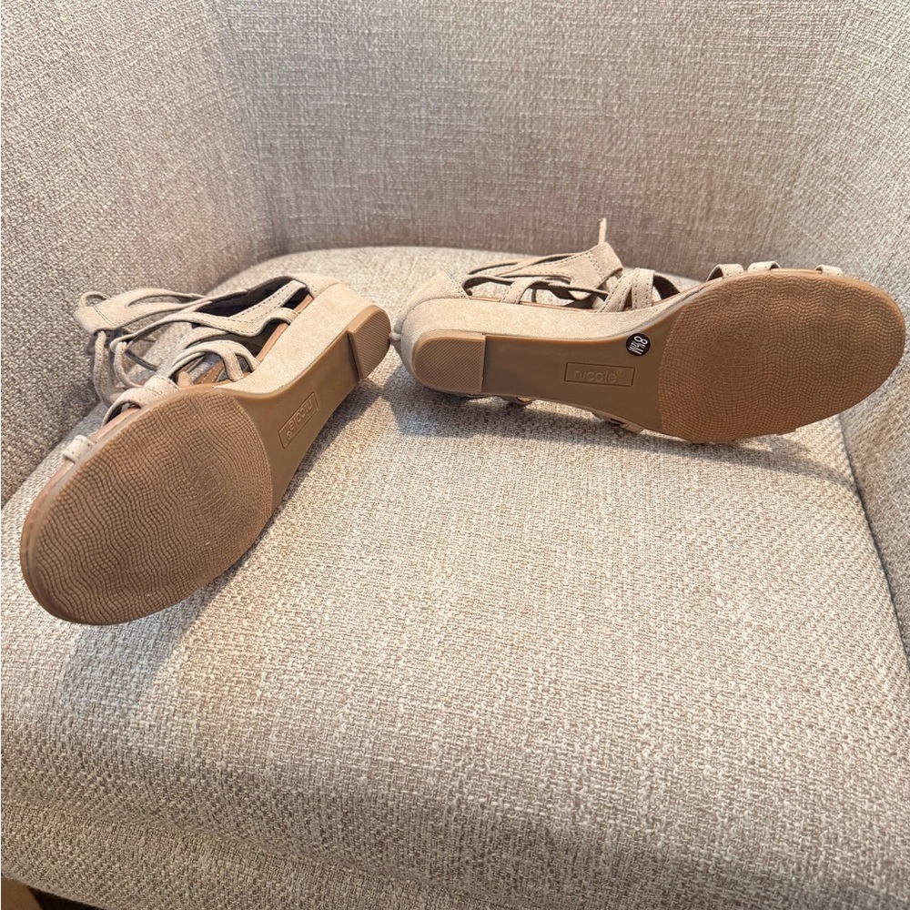 Tan gladiator sandals by Nicole. Size 8.5 - Picture 4 of 9